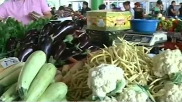 Otravă la tarabă. Fructele şi legumele de pe piaţă sunt pline de pesticide, atrage atenția Asociaţia Pro Consumatori