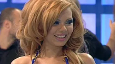 “Mă operez ca să fiu iar virgină”: Fotografii incendiare cu fundul “tunat” al unei vedete autohtone