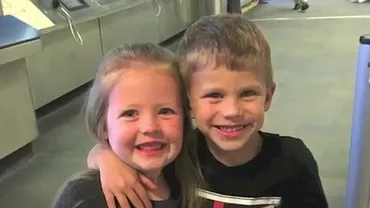 Întâlnire EMOȚIONANTĂ între doi copii de cinci ani. Revederea micuților a stârnit admirație pe internet (VIDEO)