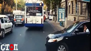 Primarul din Chișinău filmat în timp ce încălca regulile de circulație: Dorin Chirtoacă este renumit pentru filmulețele cu el în trafic postate pe rețelele de socializare (VIDEO)
