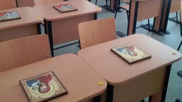 Afacerea BOR, extinsă în școli? Cum au fost primiți elevii dintr-o comună din Dombovița în prima zi a anului școlar (FOTO)