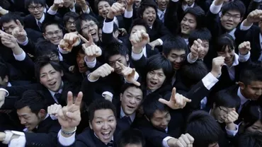 Jumătate din tinerii singuri din Japonia sunt VIRGINI: Situația privind căsătoriilor este mult mai gravă