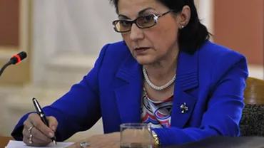 Cum ucid politizarea și ipocrizia viitorul copiilor. Un elev îi dă lecții Ecaterinei Andronescu despre efectele implicării politicului în școală: Directorul, în grațiile primarului, nu mai cere bani de la buget, ci de la elevi