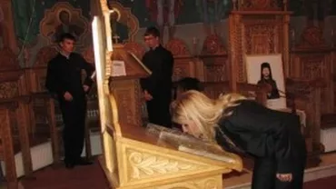 Elena Udrea, o nouă postare cu trimitere către cele sfinte: Continuați să vă rugați