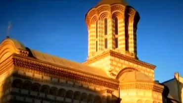 Administratorul unei biserici din București, amenințat cu un cuțit. Agresorul a fost găsit când își improviza un pat sub o icoană (VIDEO)