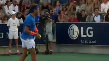 Gest admirabil al lui Rafael Nadal: Tenismenul și-a întrerupt un meci demonstrativ pentru ca o  femeie să-și găsească fiica, pierdută în mulțime (VIDEO)