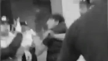 Scene violente la Botoşani, la un meci de handbal: Suporterii, bătuți cu bestialitate de jandarmi (VIDEO)