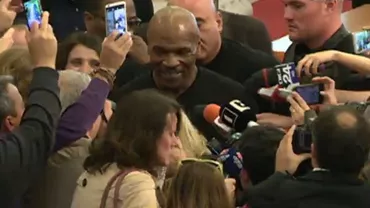 Parlamentul, ringul lui Mike Tyson: Fostul pugilist american a ajuns în Senatul României (VIDEO)