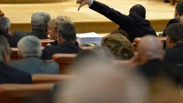 LISTA senatorilor care au votat legea antiplagiat: 11 de la PNL, 56 de la PSD, 10 de la ALDE şi 7 de la UDMR