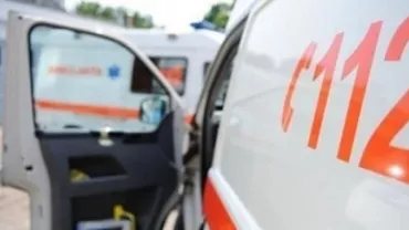 Iași: Un elev a căzut de la etajul al treilea al unui cămin. Băiatul a fost transportat de urgență la spital 
