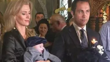 Alina Gorghiu, pentru prima oară nașă de botez: Cum s-a afișat șefa liberalilor la eveniment (FOTO)