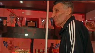 Fost jucător al lui Dinamo, câştigător a patru titluri de campion, a încetat din viaţă