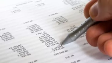 Câteva bănci au fost amendate pentru că au dat pe nedrept mai mulți clienți pe mâna Biroului de Credit