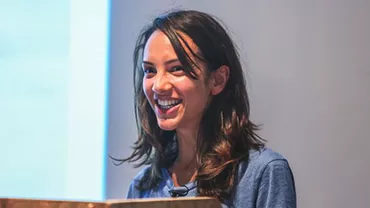 “Am plecat în România şi m-am îndrăgostit de această ţară". Proiectul de succes al unei celebre fotografe britanice, după o călătorie de 4 ani prin satele autohtone (FOTO)
