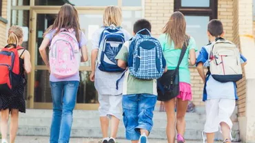 Elevul cu ADHD din Piteşti s-a întors la şcoală: Părinții săi au prezentat o scrisoare medicală care arată că, din punct de vedere neuronal, copilul este sănătos