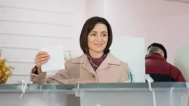 Moldoveni din România, spargeţi ghinionul istoriei: Pe 13 noiembrie, VOTAŢI MAIA SANDU!