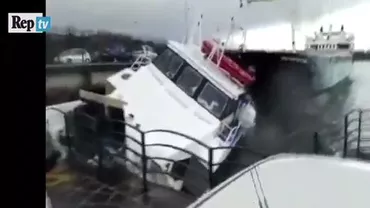 Accident naval spectaculos în portul italian Pozzuoli. Trei nave au fost implicate (VIDEO)