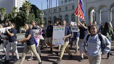 Un nou val de proteste în SUA: Sute de elevi au manifestat împotriva lui Donald Trump (FOTO, VIDEO)