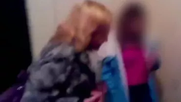 MINOR surprins cu două FETE GOALE în casă. Distracția s-a încheiat la POLIȚIE (VIDEO)