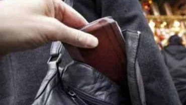 Români condamnați la Paris pentru că au jefuit turiștii