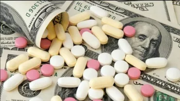 Povestea stewardesei care "suferă" de HIV, hepatită, diabet și o boală mintală: Cum a fost folosită de traficanții de "viață și de moarte" ce pun mâna pe medicamentele decontate de stat