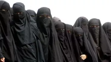 Purtarea vălului islamic, INTERZISĂ parțial în Olanda: Decizia a fost aprobată de Parlament 