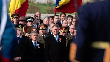 Iohannis şi Cioloş, HUIDUIȚI la Parada de 1 Decembrie (VIDEO)