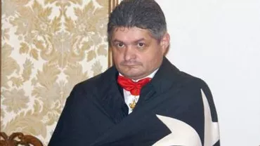 Protectorii fostului șef de la Malaxa, tot mai disperați. Fosta șefă PSD Austria i-a răzuit cu șpaclul numele lui Secureanu de pe statuia din Viena a lui Eminescu. În grabă, i-au uitat titlurile ”Conf Univ Dr…” (FOTO)