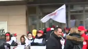 Noi proteste în fața Ministerului Sănătății: Reprezentanții Sanitas cer începerea negocierilor privind contractul individual de muncă (VIDEO)