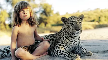 "Cartea Junglei" nu e doar o poveste. O fetiţă şi-a petrecut copilăria în savana africană, printre animalele sălbatice (FOTO, VIDEO)