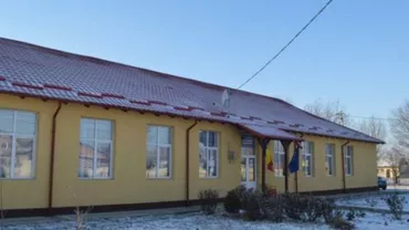 PROFESOARA BĂTUTĂ DE UN ELEV CU O ȚEAVĂ DE CALORIFER: ”Am fost lovită pe la spate, a contiunat să mă lovească până a intervenit o persoană” (FOTO)
