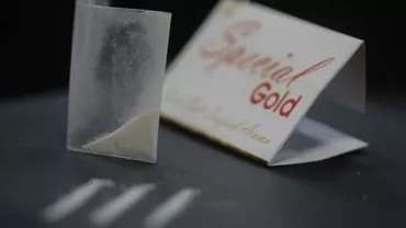 ANAF vinde DROGURI DE MARE RISC în magazine? Sute de "pliculețe de îngrășăminte" Ninja și Special Gold la vânzare, deși acestea au UCIS zeci de tineri