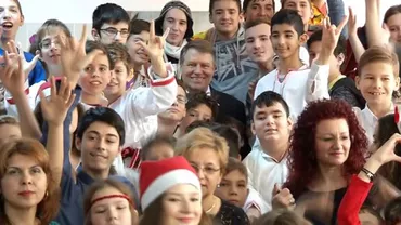 IMAGINI EMOȚIONANTE. Iohannis, în vizită la copiii cu dizabilități (VIDEO)