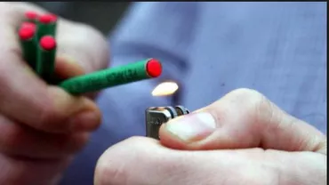 Inconștiență care poate provoca victime: Oameni atacați cu petarde în Botoșani (VIDEO)