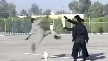 COMEDIE cu soldați: Cum s-au făcut de râs în fața comandanților în timpul unei demonstrații (VIDEO)