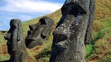 Surpriză subterană: FAIMOASELE statui de pe Insula Paştelui au corpurile ÎNGROPATE (FOTO)