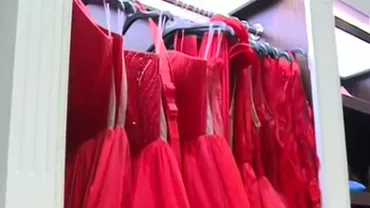 Doamnele vor să fie în centrul atenției în noaptea dintre ani: Ce rochii se poartă de Revelion (VIDEO)