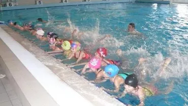 CEDO: Elevele musulmane nu pot fi exceptate de la cursurile de înot din școli