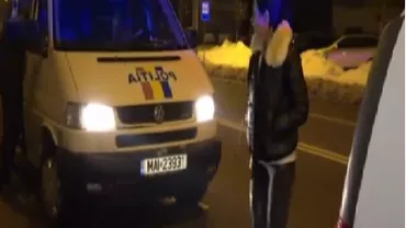 Flagrant cu peripeții. Polițiștii îmbrăcați în civili au oprit o mașină. Șoferul a crezut că sunt tâlhari (FOTO)