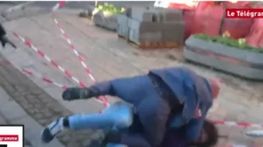 Manuel Valls, fostul premier al Franței, a fost lovit de un tânăr în timpul campaniei electorale. Scenele au ajuns virale (VIDEO)