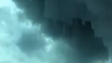 Fenomen STRANIU în China, din cauza POLUĂRII! Orașul care "PLUTEȘTE" deasupra norilor (VIDEO)