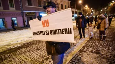 PROTESTE Anti-Grațiere: Un deputat PSD A AMENINȚAT UN MANIFESTANT!! „Te-asi bate de te-ai..." (FOTO)