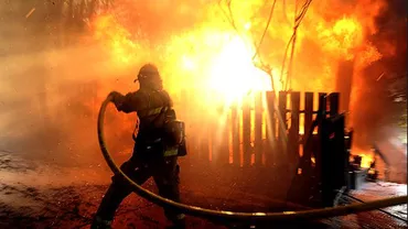 INCENDIU în Bacău: Trei copii au decedat mistuiți de flăcări