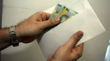 Un celebru procuror ACUZĂ: Cui au dat BANI politicienii, fotbaliştii, SRI-iști, judecătorii și alte vedete
