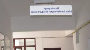 Vaslui: Sute de oameni au stat ore întregi în frig ca să ia viza pentru ajutorul social