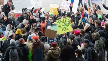 SUA: Noi proteste de amploare împotriva lui Donald Trump! Deciziile anti-migranți au scos oamenii în stradă (VIDEO)