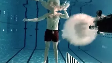 Experiment INEDIT: S-a împușcat DE DRAGUL științei! Ce s-a întâmplat după (VIDEO)