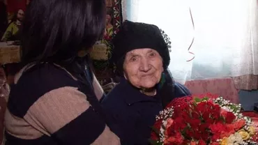 O femeie de 100 de ani din Buzău nu a mai dormit din tinereţe. Cum explică medicii faptul că lipsa de somn nu a afectat-o