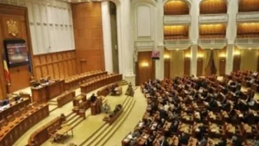 Legea de respingere a OUG 13 și legea de aprobare a OUG 14, adoptate în plenul Camerei Deputaților. Dragnea a lipsit de la ședință (VIDEO)