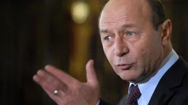 Traian Băsescu, atac la adresa PSD: "Nu are curaj să demilitarizeze serviciile secrete...Şefii voştri sunt controlaţi de sistem"